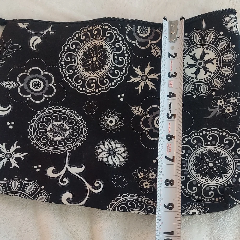 Thirty-One Gifts Onyx Medallion Black & White Floral Zipper Pouch Bag